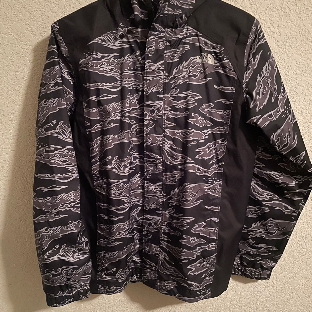 North Face Boys Black And Gray Patterned Jacket - image 1